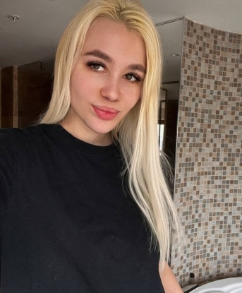 🌟 Мои услуги насыщены страстью и нежностью, и я уверена, что ты не останешься равнодушным. 💋 Разнообразие моих возможностей просто поражает: от классического секса до ролевых игр и фетиша. 🌈 Что касается отзывов, мои клиенты говорят о моей профессиональности и приятной компании. Не забудь взглянуть на мое фото выше, я живу в Москве и готова встретиться с тобой в любое время. 🌃 Жду тебя, милый! 💫 Юля